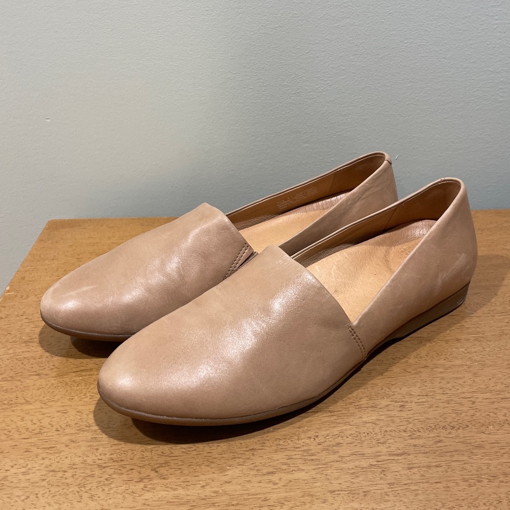 Dansko Larisa Flat Tan Women’s 41